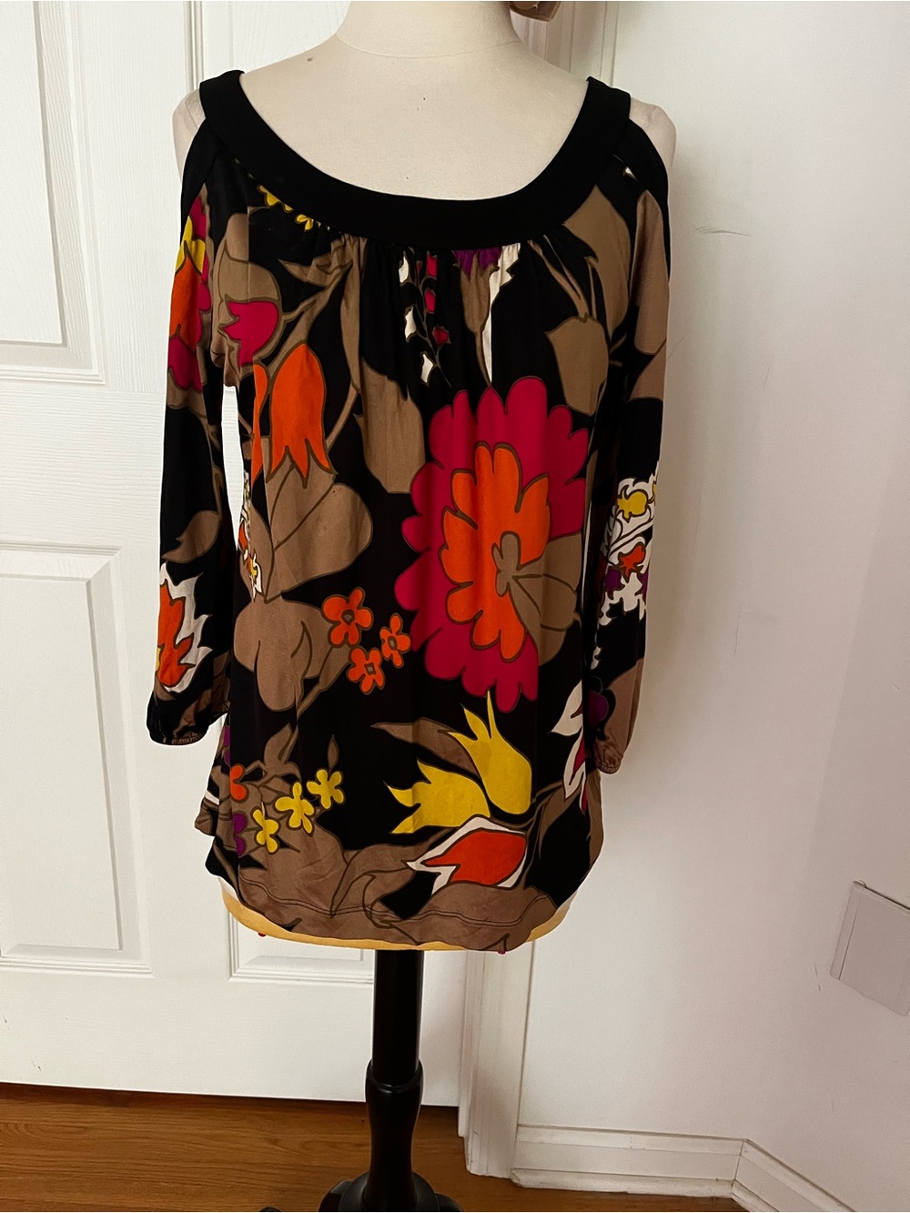 Escada Silk Cold Shoulder Blouse Preowned 42/L